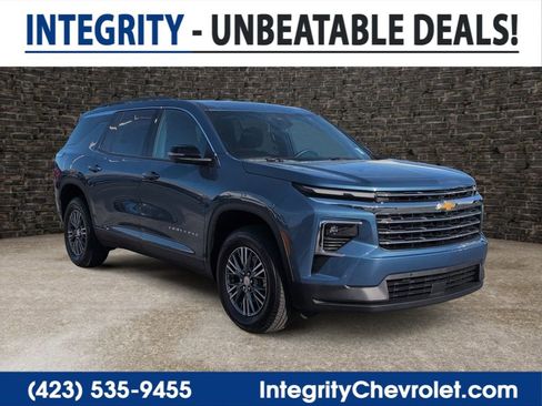 Used 2026 Chevrolet Traverse LT w/ Enhanced Driving Package image 1