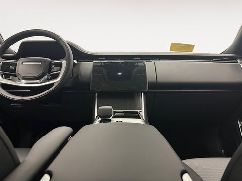 New 2026 Land Rover Range Rover Long Wheelbase SE image 11