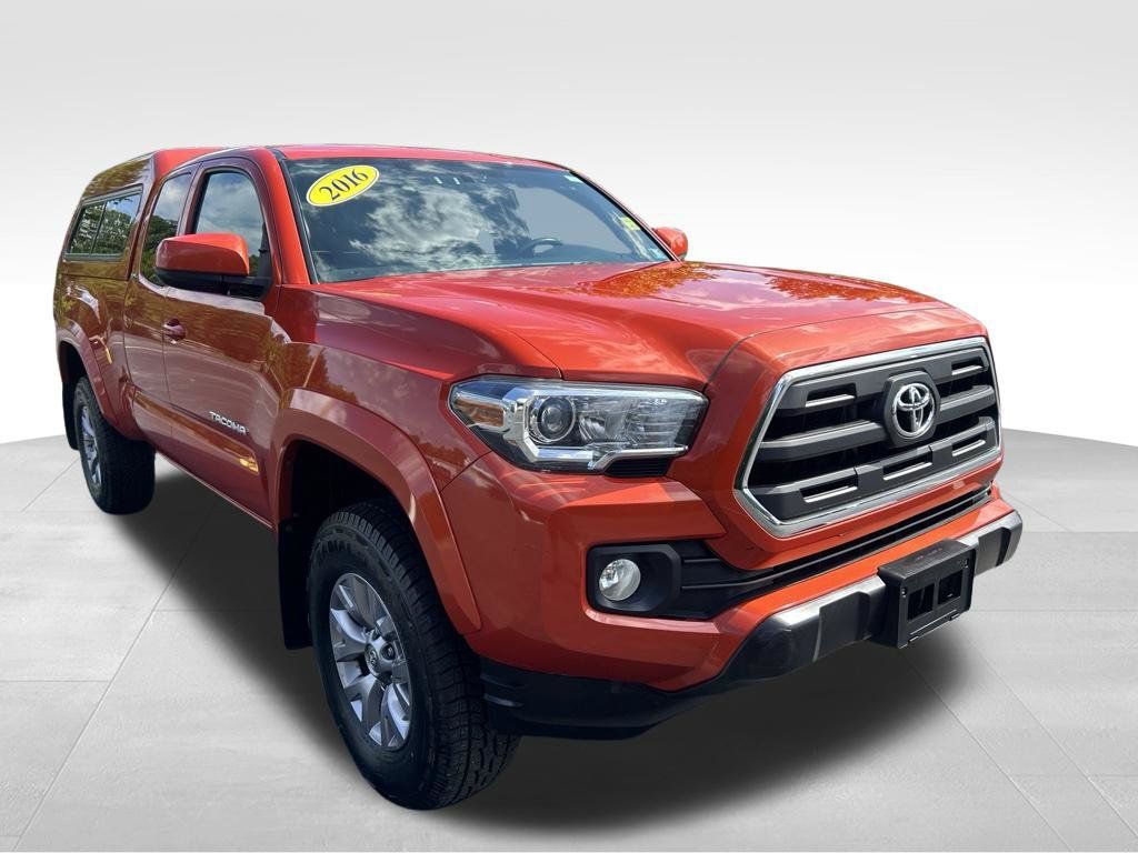 Used 2016 Toyota Tacoma SR5 AWD/4WD image 7