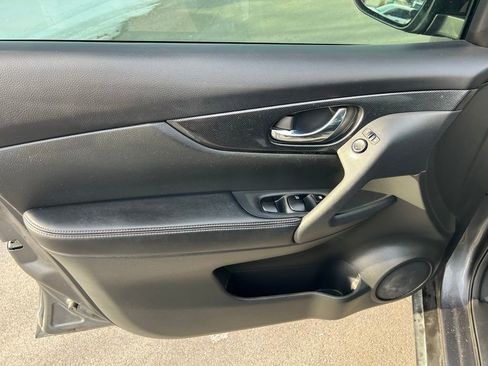 Used 2016 Nissan Rogue SL w/ SL Premium Package image 14