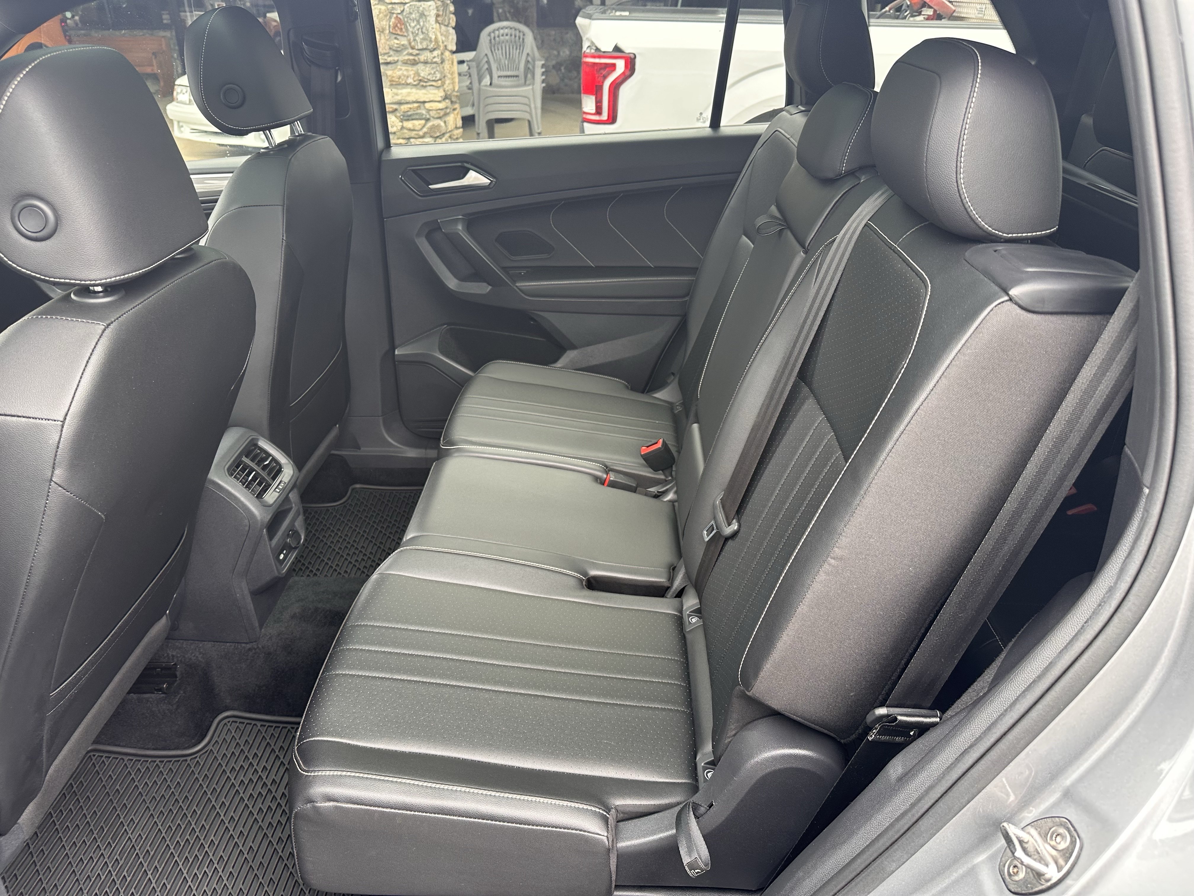 Used 2022 Volkswagen Tiguan SE R-Line FWD image 12