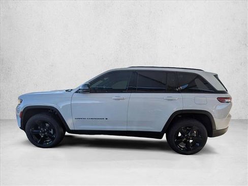 New 2026 Jeep Grand Cherokee Limited w/ Limited Altitude Package image 4