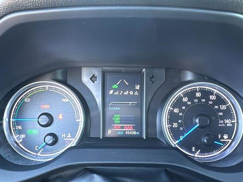 Used 2021 Toyota Venza LE w/ Carpet Mat Package (TMS) image 13