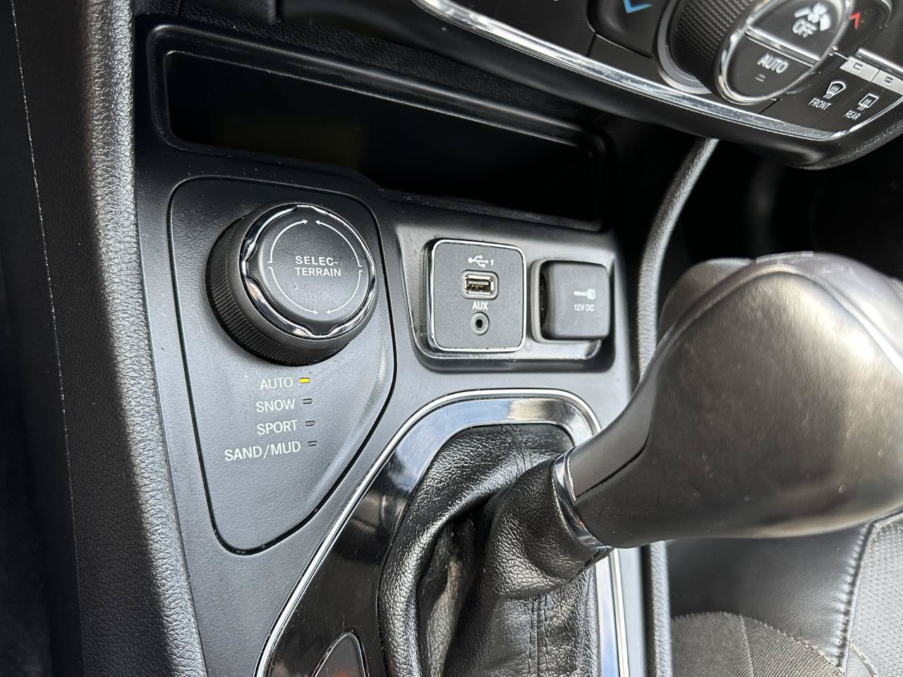 Used 2020 Jeep Cherokee Limited AWD/4WD image 61