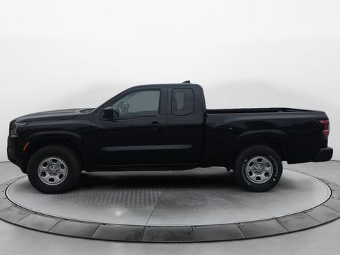 Used 2024 Nissan Frontier S RWD image 2