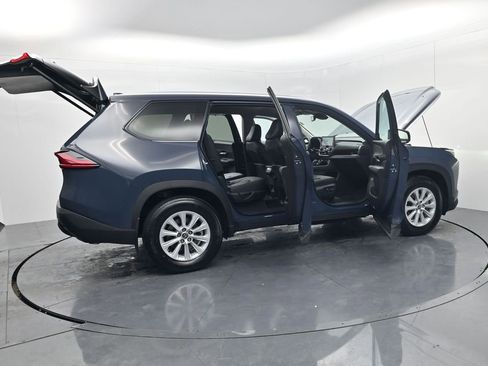 Used 2026 Toyota Grand Highlander XLE image 65