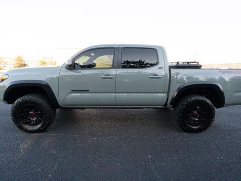 Used 2023 Toyota Tacoma TRD Off-Road image 6