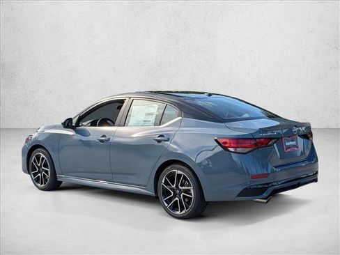 Certified 2025 Nissan Sentra SR FWD image 8