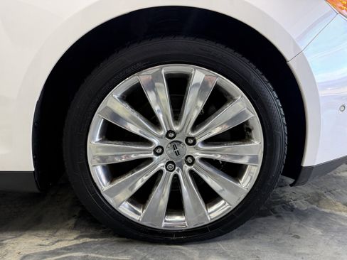 Used 2015 Lincoln MKS AWD w/ Technology Package image 31