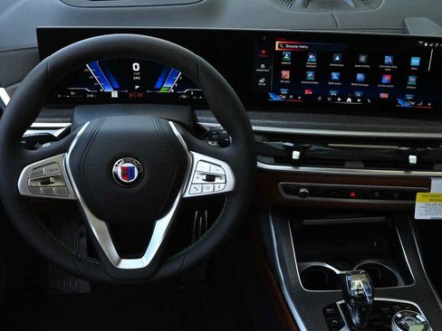 New 2026 BMW ALPINA XB7 AWD/4WD image 16
