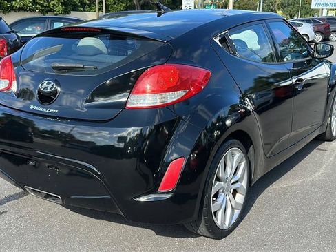 Used 2013 Hyundai Veloster w/ Style Pkg FWD image 8
