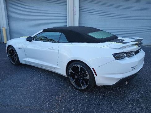 Used 2023 Chevrolet Camaro LT RWD image 3