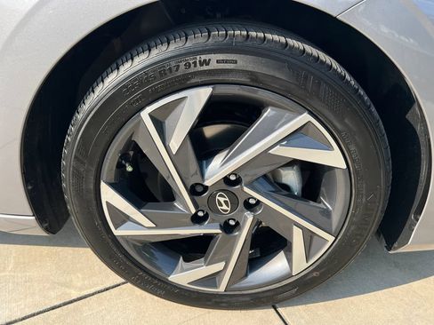 Certified 2025 Hyundai Elantra Sport FWD image 5