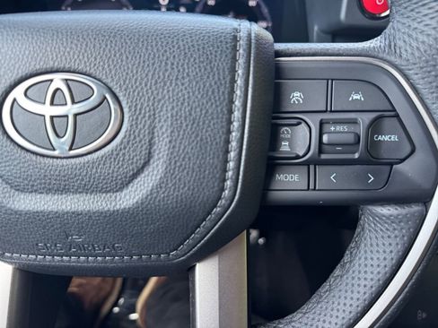 Used 2024 Toyota Tacoma TRD Sport AWD/4WD image 30