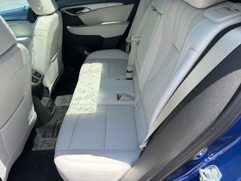 Used 2024 Buick Envision Avenir AWD/4WD image 44