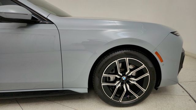 Used 2025 BMW 740i RWD image 21