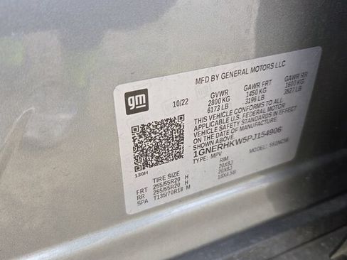Used 2023 Chevrolet Traverse LT w/ LT Premium Package FWD image 7