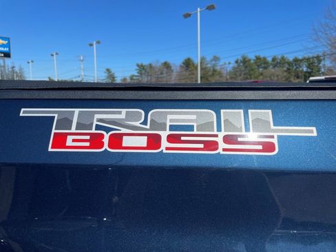 Used 2021 Chevrolet Silverado 1500 LT Trail Boss AWD/4WD image 9