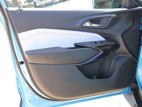 New 2026 Chevrolet Trax LT w/ Midnight Edition FWD image 11
