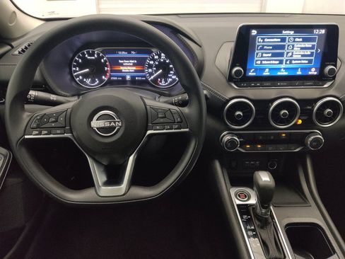 Used 2024 Nissan Sentra SV FWD image 22