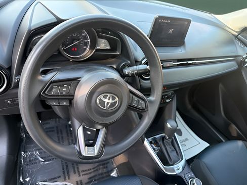 Used 2019 Toyota Yaris LE FWD image 17
