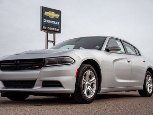 Used 2022 Dodge Charger SXT image 1