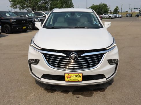 Used 2024 Buick Enclave Premium AWD/4WD image 2