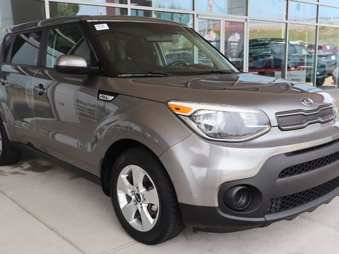 Used 2018 Kia Soul FWD image 1