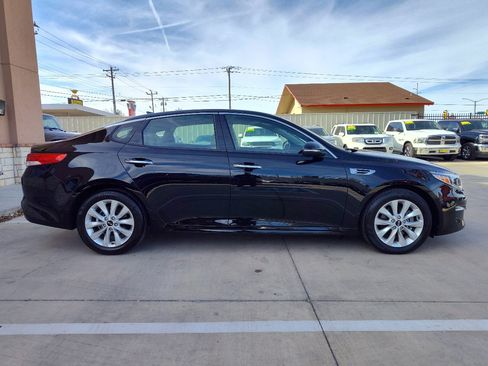 Used 2017 Kia Optima EX w/ Premium Package image 3