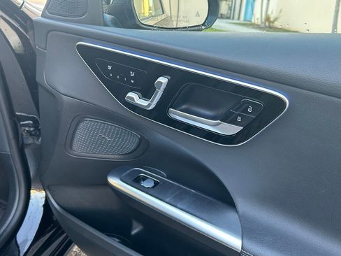 Used 2025 Mercedes-Benz C 300 Sedan image 31