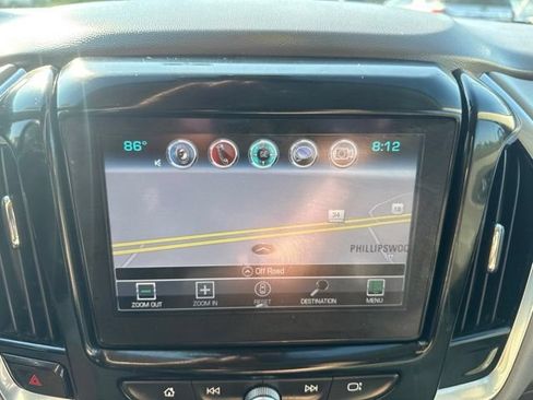 Used 2018 Chevrolet Traverse LT FWD image 20