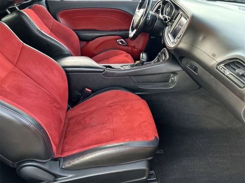 Used 2020 Dodge Challenger R/T w/ Plus Package image 9