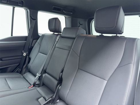 Used 2024 Lexus GX 550 image 40