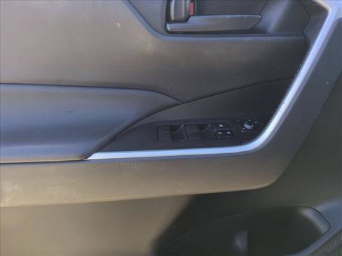 Used 2021 Toyota RAV4 LE AWD/4WD image 11