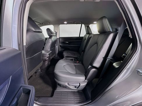Certified 2025 Toyota Grand Highlander AWD image 24