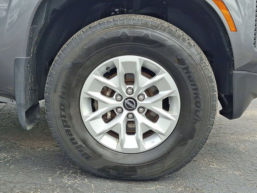 Used 2024 Nissan Frontier SV AWD/4WD image 18