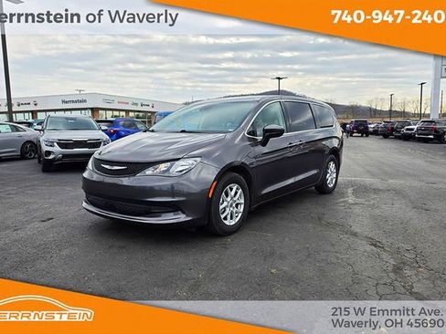 Used 2023 Chrysler Voyager LX FWD image 3