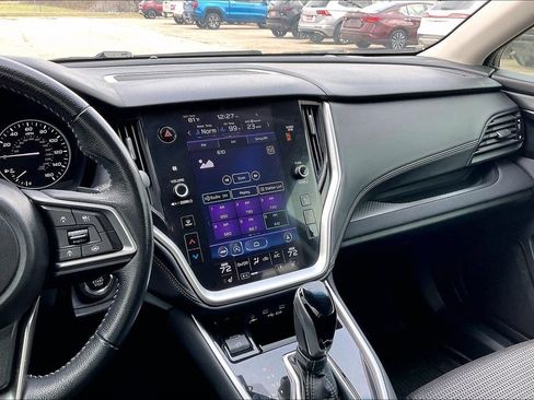 Used 2022 Subaru Outback Premium image 9