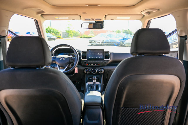 Used 2023 Hyundai Venue SEL FWD image 16