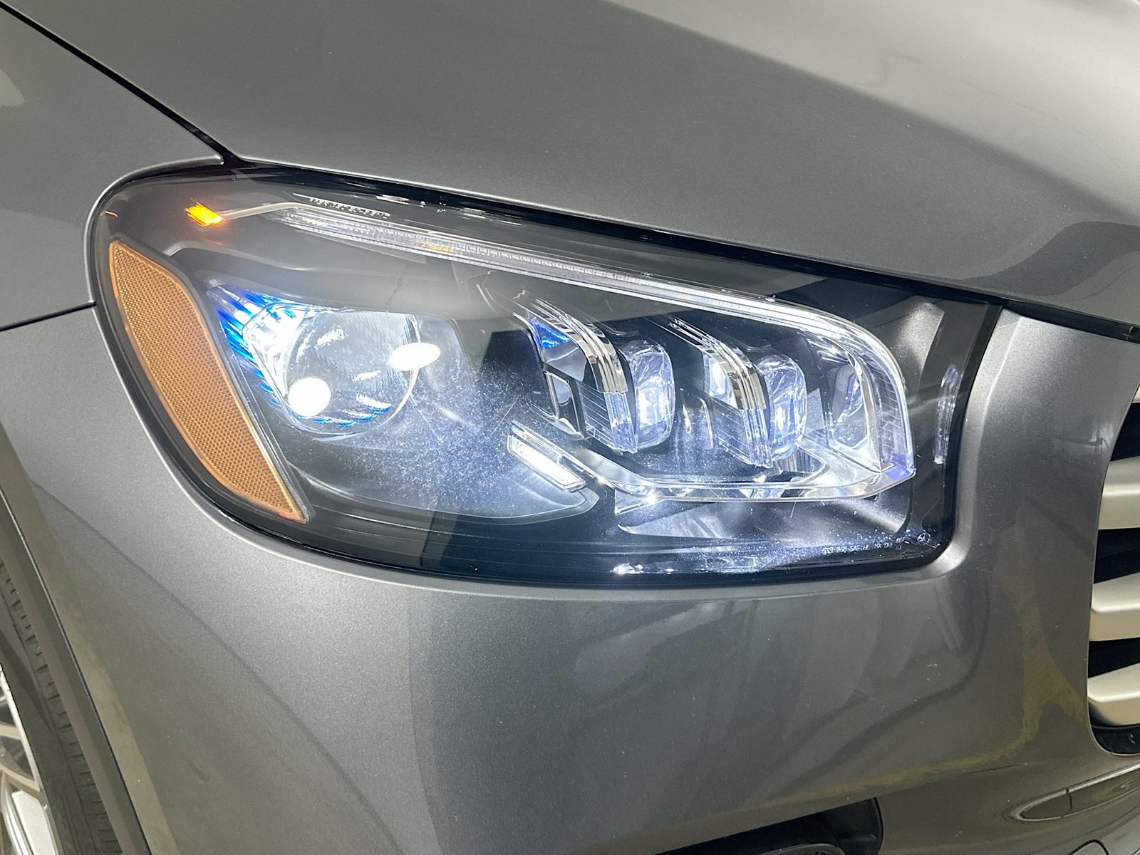 Used 2024 Mercedes-Benz GLS 450 4MATIC image 9