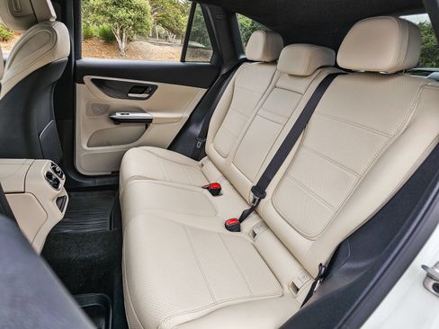 Certified 2026 Mercedes-Benz GLC 300 4MATIC image 19