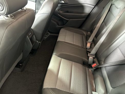 Used 2025 Chevrolet Trax LT FWD image 24