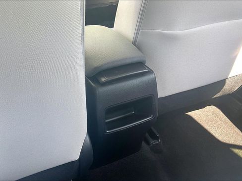 Used 2021 Toyota Corolla LE w/ Carpet Mat Package (TMS) image 39