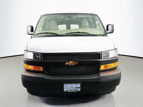 New 2026 Chevrolet Express 3500 image 2
