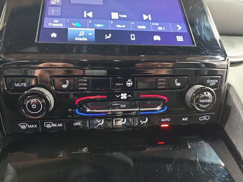 Used 2023 Jeep Grand Cherokee Altitude image 20