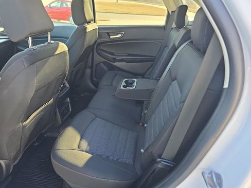 Used 2021 Ford Edge SE image 13