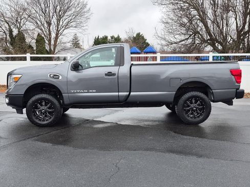 Used 2019 Nissan Titan S image 5