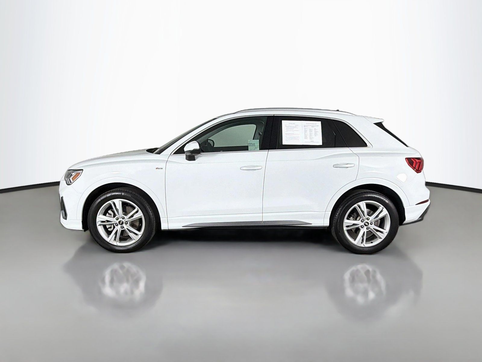 Used 2023 Audi Q3 2.0T Premium Plus w/ Premium Plus Package AWD/4WD image 4