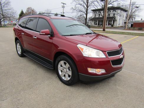 Used 2010 Chevrolet Traverse LT w/ Personal Connectivity Package image 1