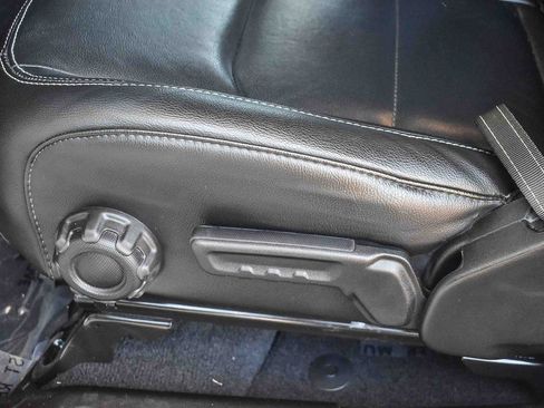 Used 2023 Jeep Wrangler Unlimited Sahara image 18